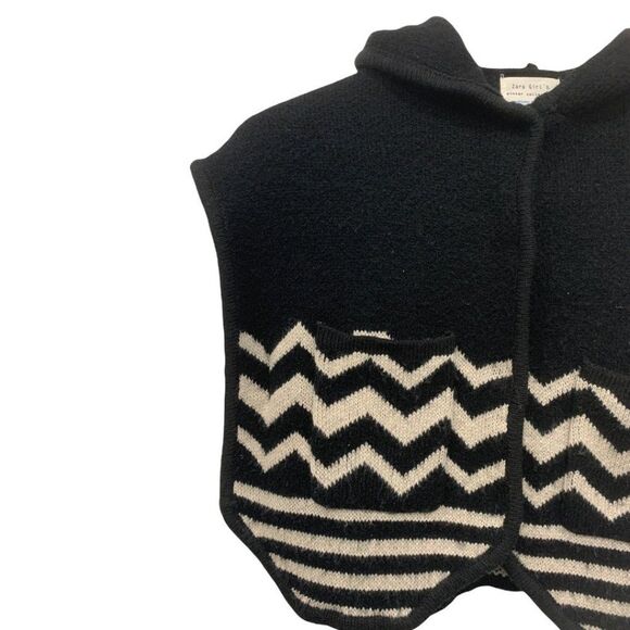 Zara Girls Knitwear Outerwear Size 8 128 cm Poncho Black Tan Snap Closure Hooded - Picture 2 of 6